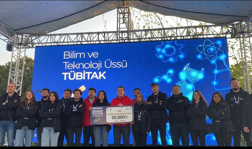 universitemdpu's tweet photo. DPÜ'ye Bir Şampiyonluk Daha! DUSCART Elektromobil Takımımız 18.’si düzenlenen Uluslararası Efficiency Challenge Elektrikli Araç Yarışları kapsamında bu yıl ilk kez düzenlenen ivmelenme yarışmasında Türkiye 1.’si oldu. #üniversitemdpü https://t.co/9kc5H2Twxz