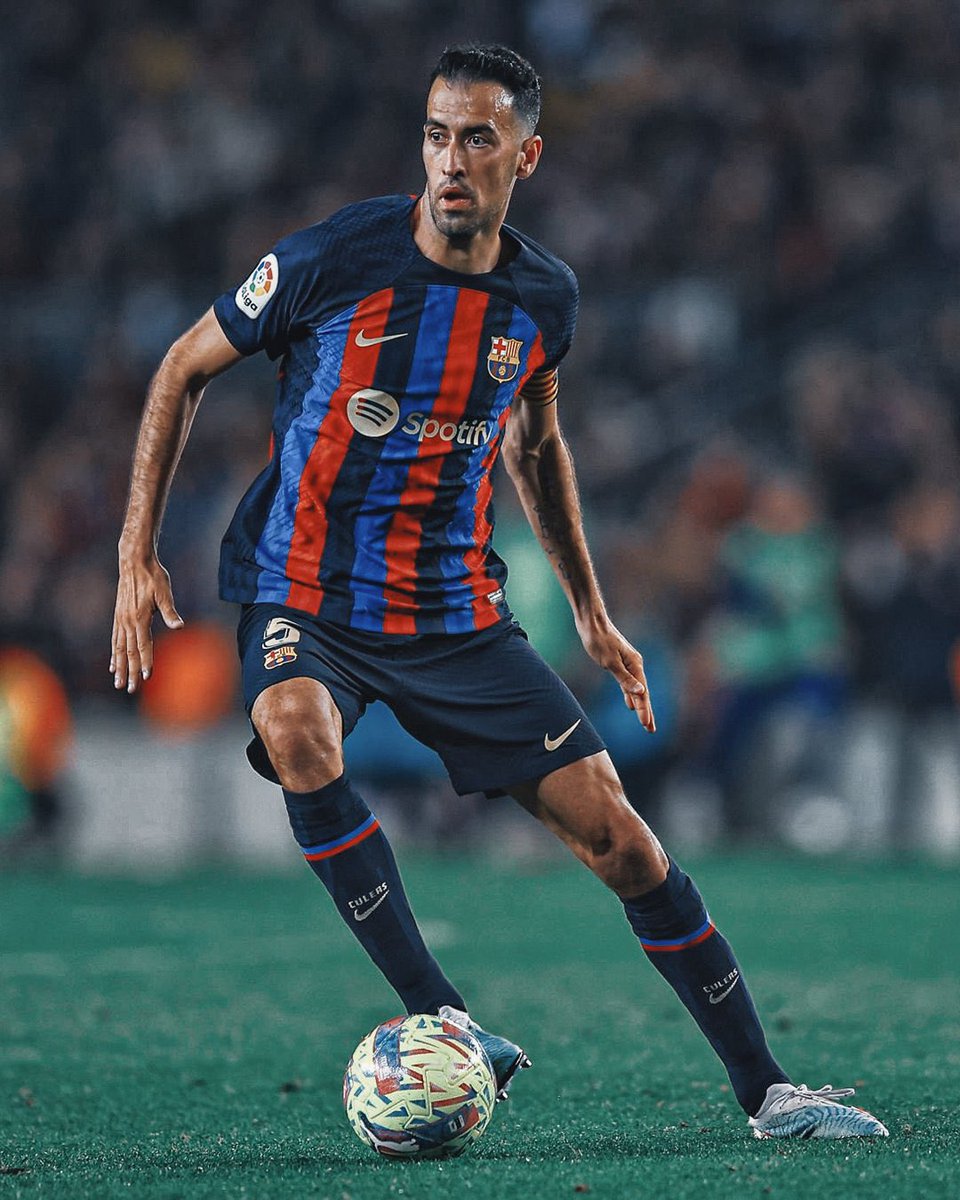 trio_talk's tweet photo. WHAT AN ASSIST BY BUSI🧠🤯RAPHINHAAA❤️💙
#BarcaRealBetis #FORCABARCA #Busquests #برشلونة https://t.co/i6jrtciY5O