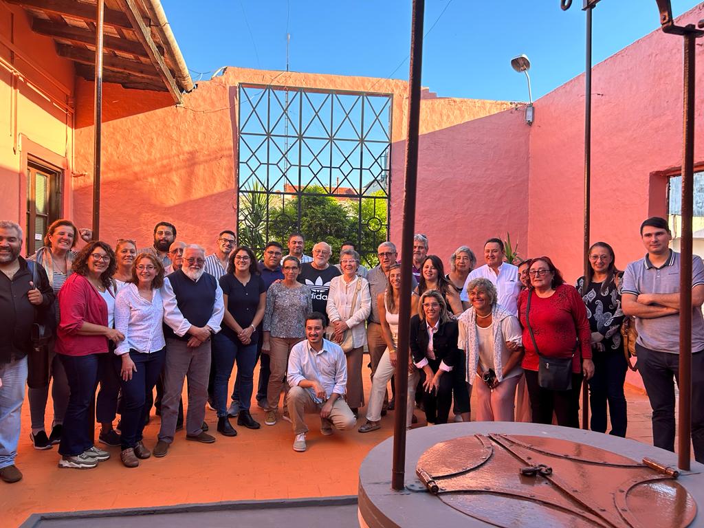 Conferencia de prensa de las bancadas del <a href="/Frente_Amplio/">Frente Amplio</a>, con la participación de la presidencia de <a href="/FASaltoUy/">Frente Amplio Salto</a>.