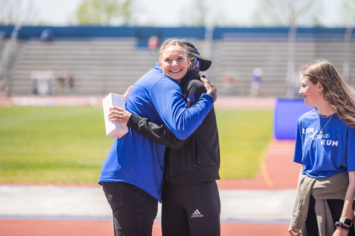 kansastfxc's tweet photo. Thank you, seniors 🥹

Once a Jayhawk, always a Jayhawk. https://t.co/Z3w6baxVPE