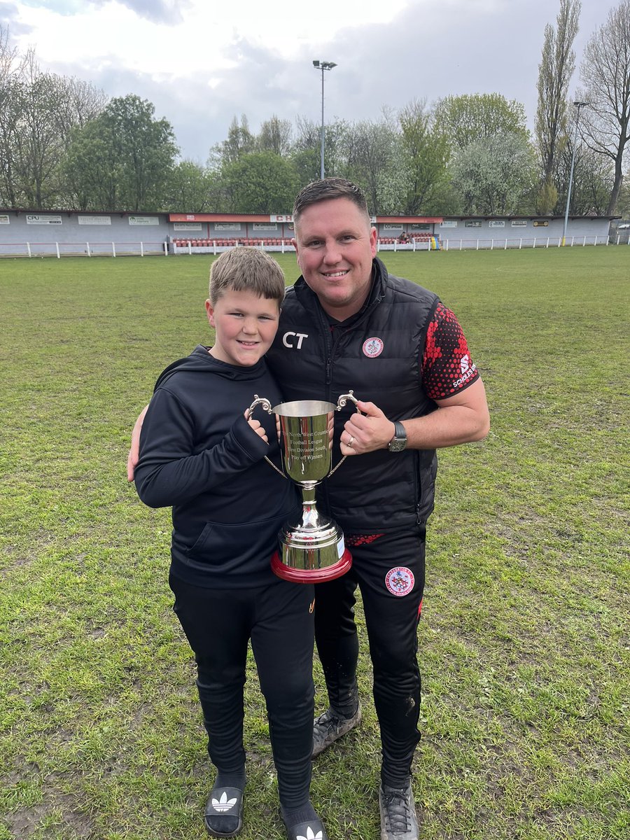 The moment that makes it all worth while! <a href="/ChaddertonFC/">Chadderton FC</a> #UpTheChad