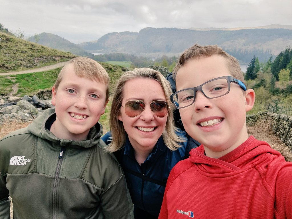 VickiA999's tweet photo. So we have 7 weeks until we take on the 3 peaks on behalf of @firefighters999 so today we did Helvellyn as practice....it was HARD!!!!! I only made it with the encouragement from @TomWB03 and my lil dudes ❤️ #3peakstraining #helvellyn https://t.co/QGP1Y9k5Up