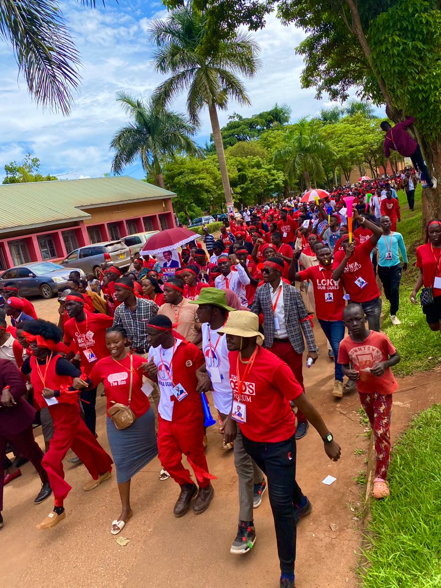 KyambogoNup's tweet photo. Gallant combatants from the Mighty Harvard of Nakawa Mubs Business School LENIA CHARITY KEVIN @Leniacharity has been tested and approved so she’s the person to be trusted this time round on Tuesday 2nd May next week 🥳🥳🥳 VOTE FOR HER coz Good things take time 

#Charity4Guild https://t.co/m9ybSY4ncK