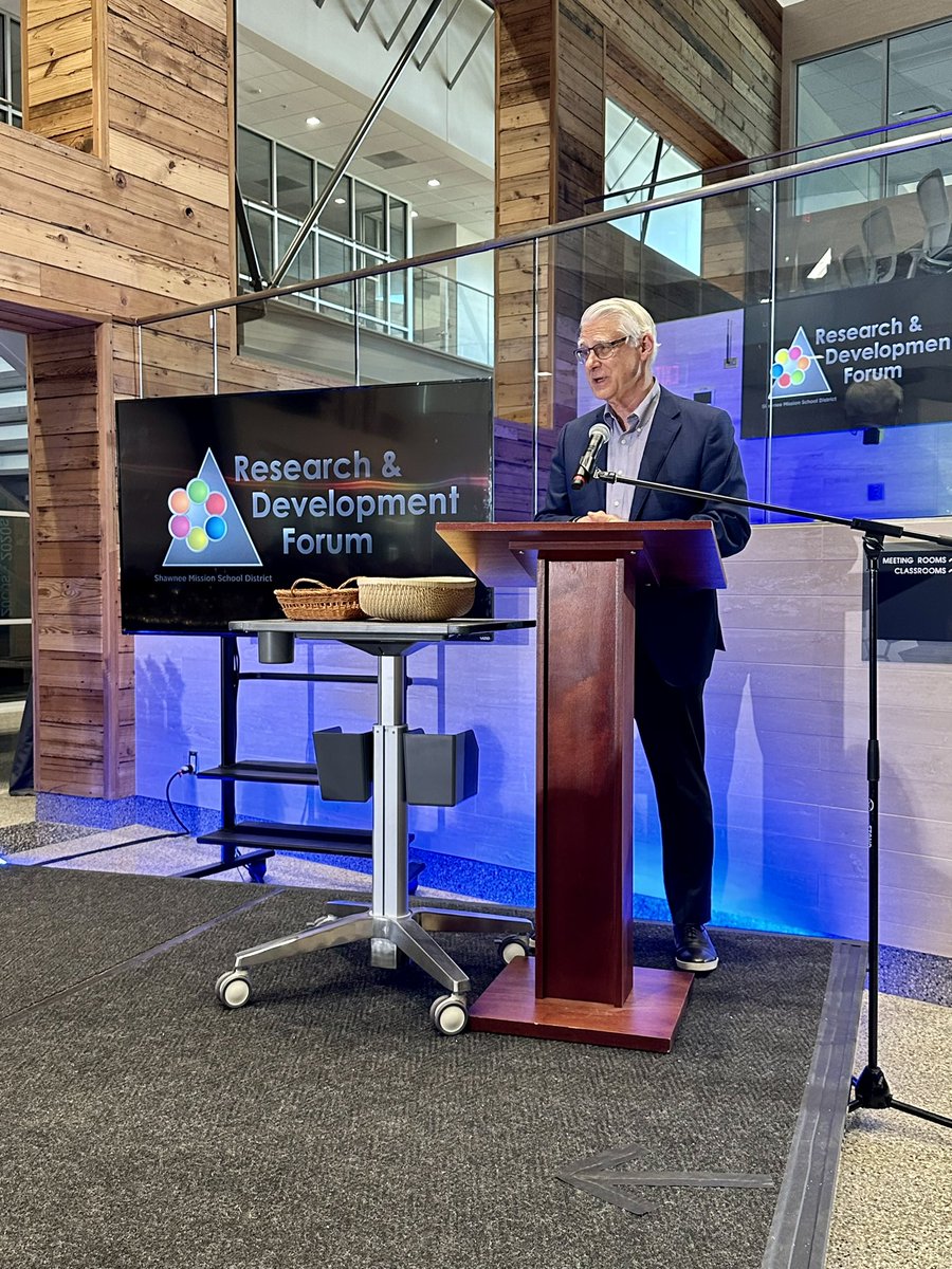 DrMJHubb's tweet image. Another successful R and D Forum @thesmsd!  Special thanks to Regnier Family and @la_neal for making this event great! Big shout out to the #SMSD C and I and Communications team for all the support! The future is bright! #OneShawneeMission 💙