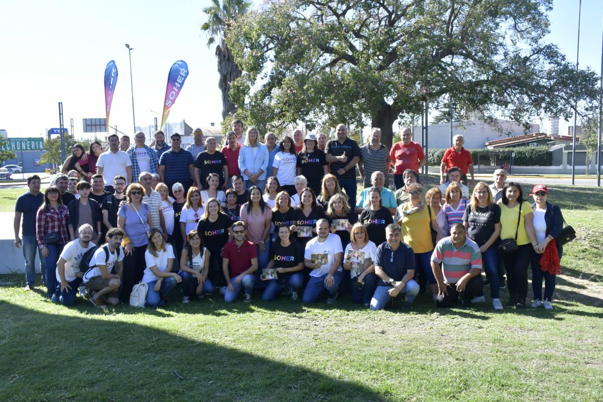 marisaherr41's tweet photo. @SoherElSukaria con su equipo recorriendo la ciudad y charlando con los vecinos #Cordoba necesita un cambio.  #SoherxVos #SoherXLaCiudad https://t.co/iuyxH364tc