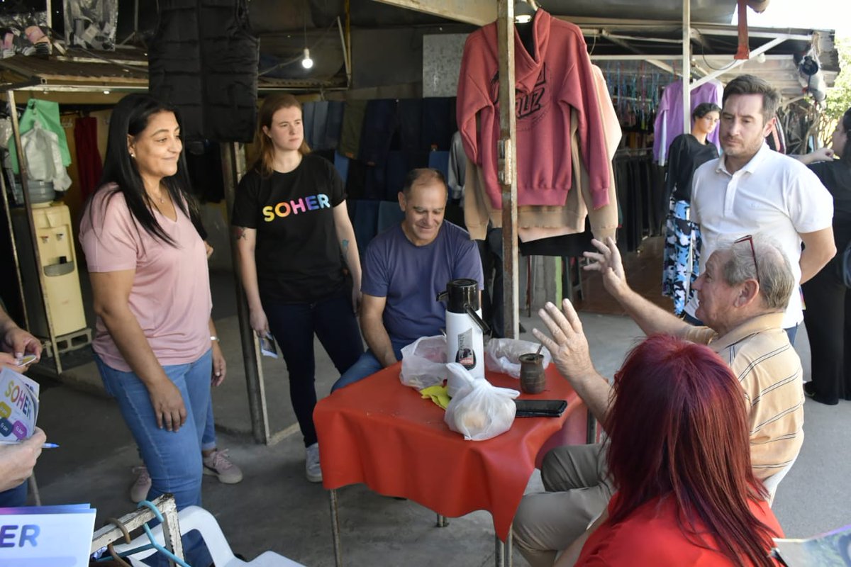 marisaherr41's tweet photo. @SoherElSukaria con su equipo recorriendo la ciudad y charlando con los vecinos #Cordoba necesita un cambio.  #SoherxVos #SoherXLaCiudad https://t.co/iuyxH364tc