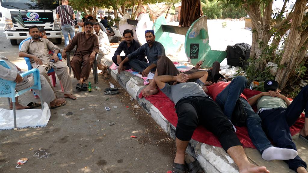 Right: the UN have booked out this entire building in central Port Sudan, including the janitors room, for staff accomodation.

Left: hundreds of people sleeping rough by the port. Only provisions are community donations.