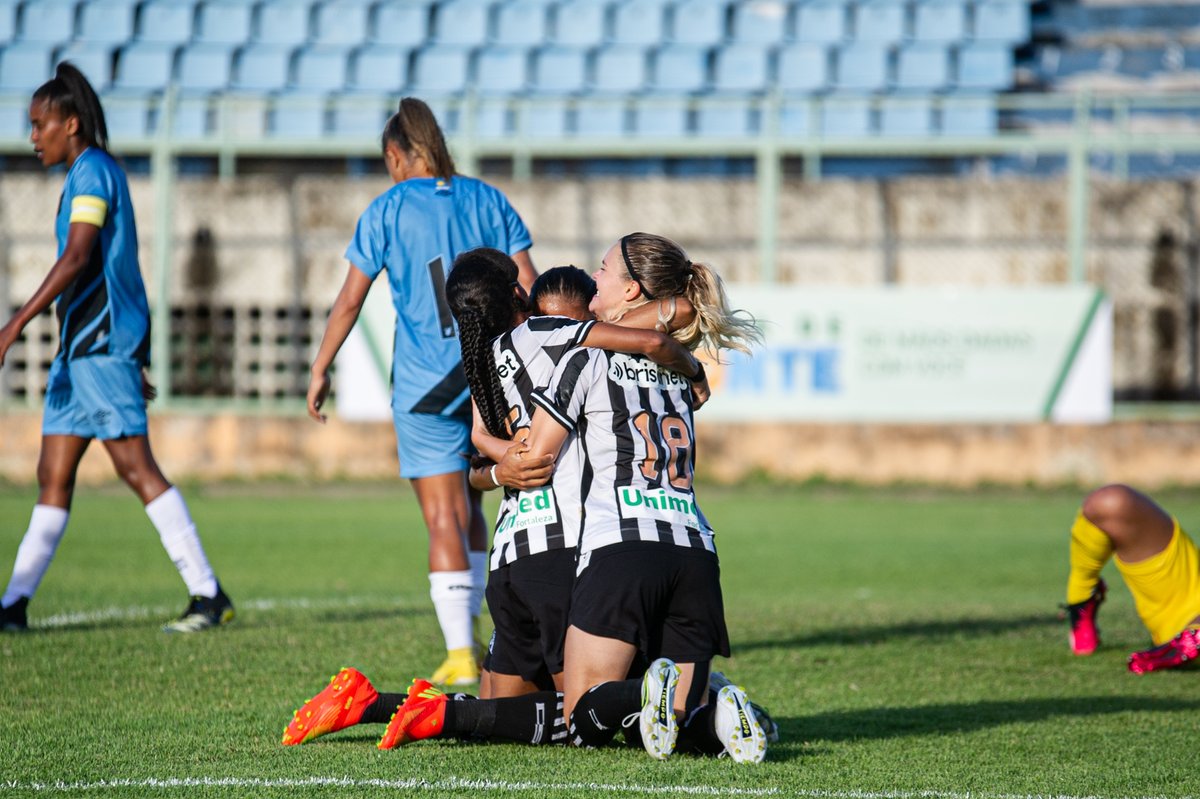 MeninasdoVozao's tweet photo. As #MeninasdoVozão fizeram uma grande partida diante do Athletico, mas acabaram sendo superadas pelo placar de 4 a 2. Os gols do Ceará foram marcados por Elena e Amália. 🏁
📸 Michael Douglas / Ceará SC
#CearáSC #MeninasdoVozão #CSCxCAP https://t.co/HqqvVfY37B