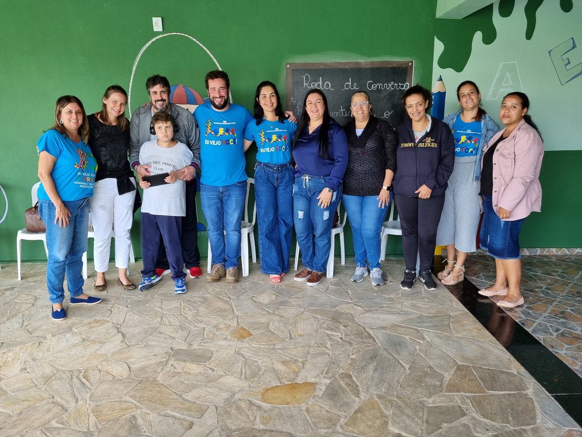 HelenaThoni's tweet photo. Abril mês da Conscientização do autismo! 
@marcelo_ddias gratidão! https://t.co/C1zurINhXM