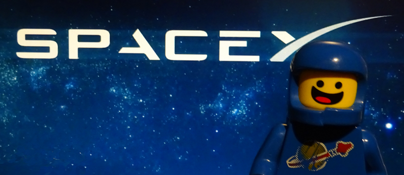 LEGOBenny's tweet photo. Hi @elonmusk, do you need a new spaceship? I could build you one! #Spaceship #SpaceyX #SpaceySaturday #awesome https://t.co/0hYO0RhILF