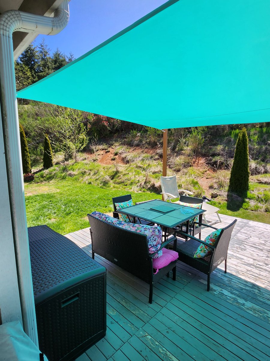 keirafterdark's tweet photo. The hubs did my bidding and put up the deck sail. (Now I need one for the back side tho lulz) https://t.co/d6y9MxXcQa