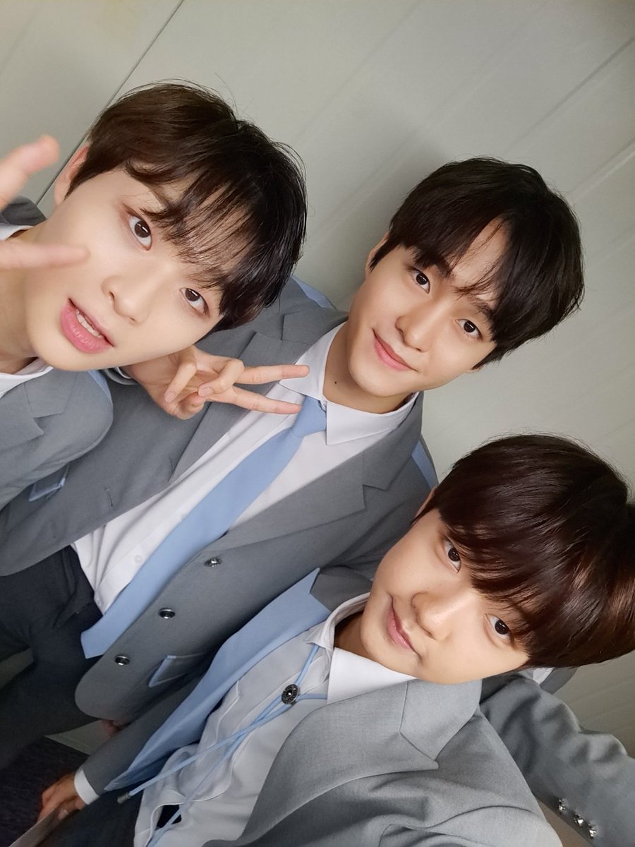 📸 #PIC • 230429 | Foto do Seyun com o Gwanyoung e o Hoyoung postada pela conta @/junghee1006.  

#WOOLLIM 
#JUNGSEYUN #정세윤
