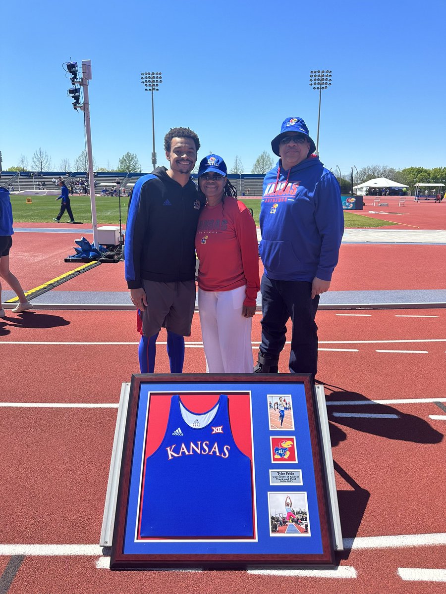 mamapride5's tweet photo. Today they honored their seniors, fun times, great memories and bittersweet! I’m your #1 fan Tyler! ❤️ https://t.co/URjOLCPm1N