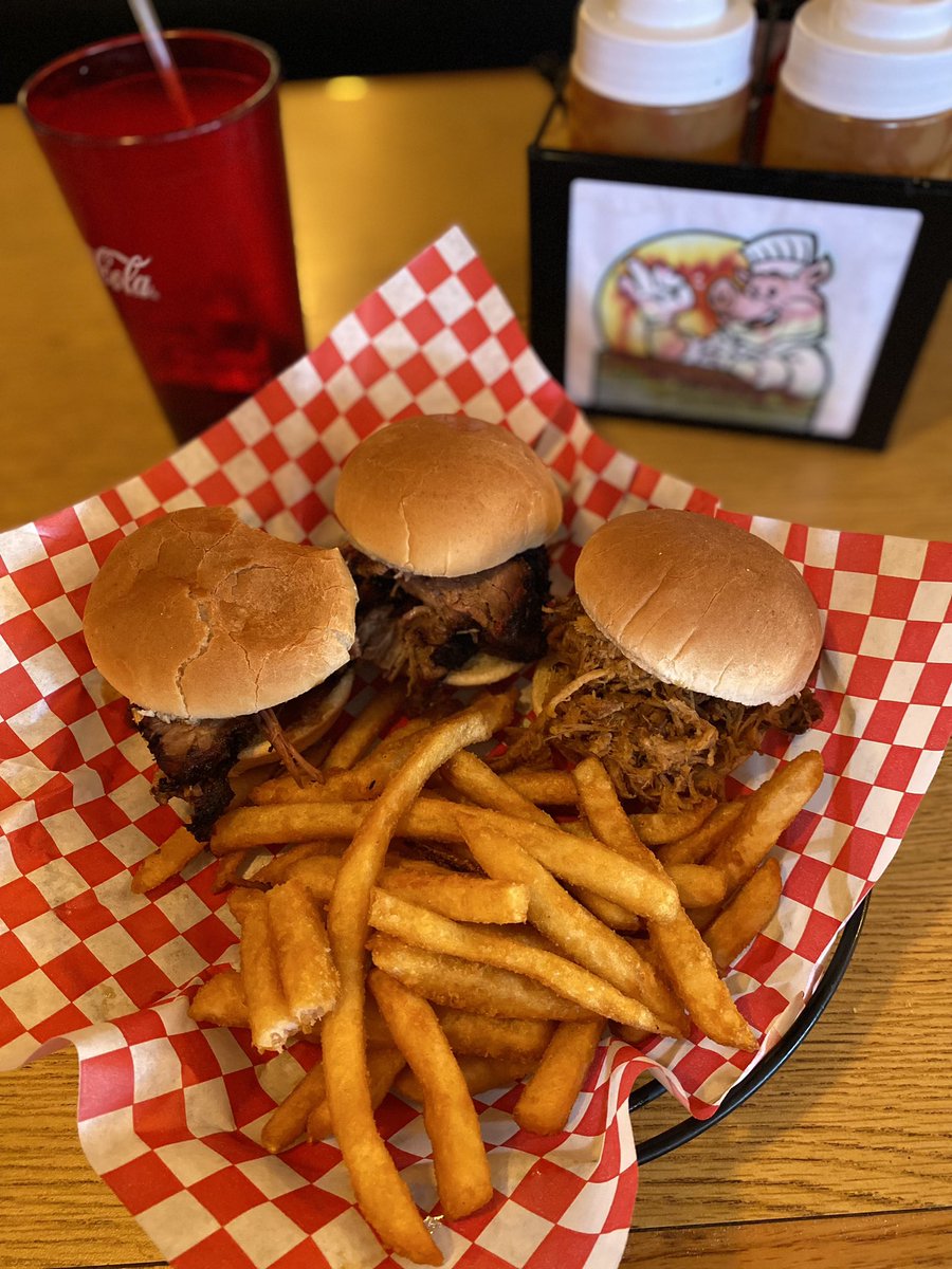 Beccaann0214's tweet photo. Sometimes you just need some good BBQ @azbbqshack #bbq #arizona #brisket https://t.co/3AS9OFQ0wP