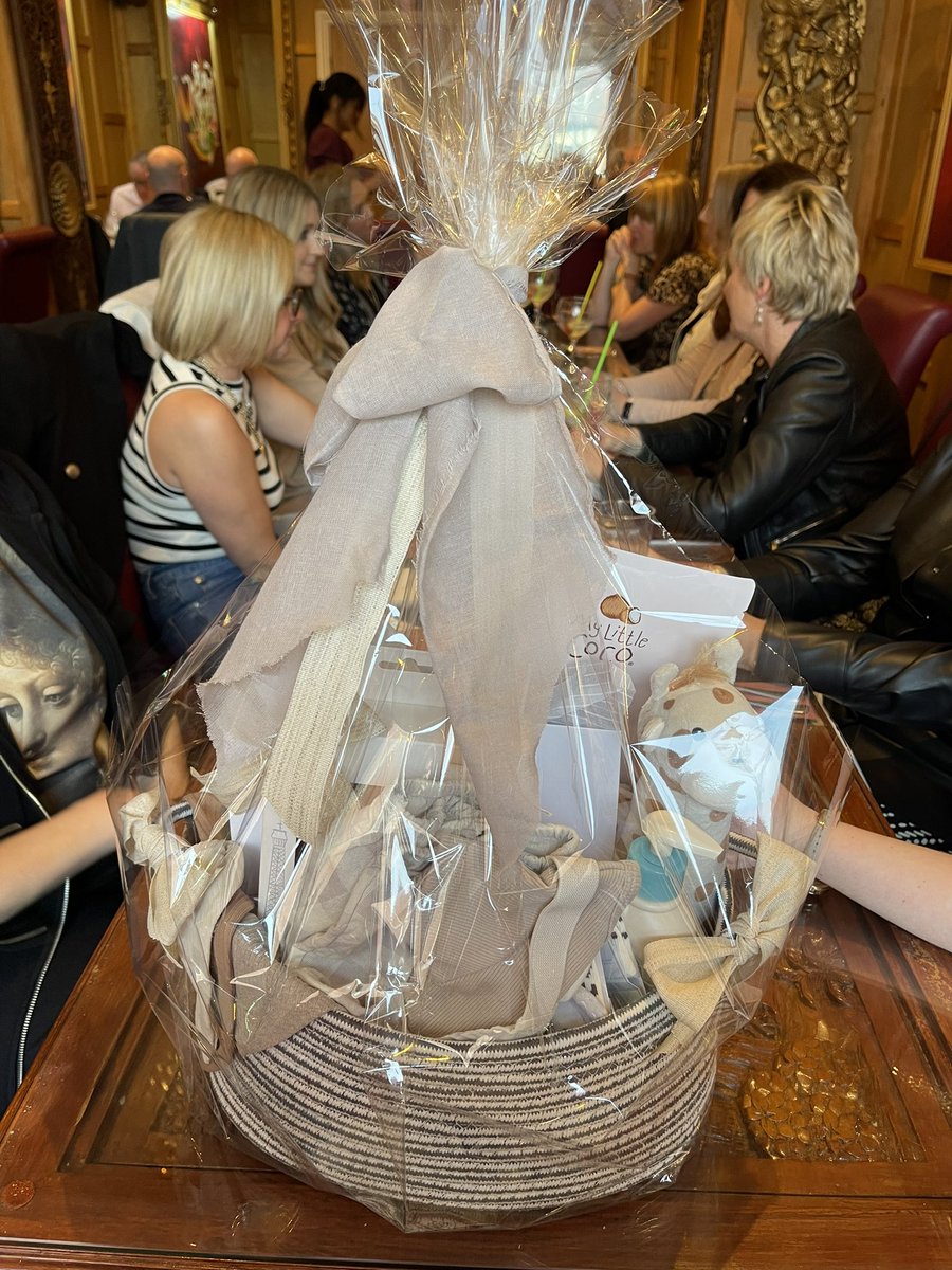 DaniPxx's tweet photo. Had the best send off with the most wonderful team 💙👶🏻💙 Thank you to you all 😘 @WeAreMV_ Baby boy has some great MV aunties waiting to meet him. https://t.co/Bup9GjGOgg