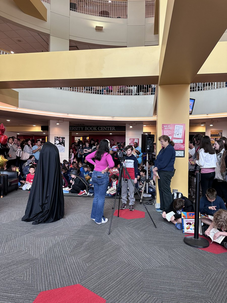 Ela Jalil (@ela_jalil) on Twitter photo Got to interview the first person in line at the Jeff Kinney book signing- he got up at 6 am for this event! <a href="/AlannaKopania/">Alanna Delfino-Kopania</a> #j262A Got to interview the first person in line at the Jeff Kinney book signing- he got up at 6 am for this event! <a href="/AlannaKopania/">Alanna Delfino-Kopania</a> #j262A