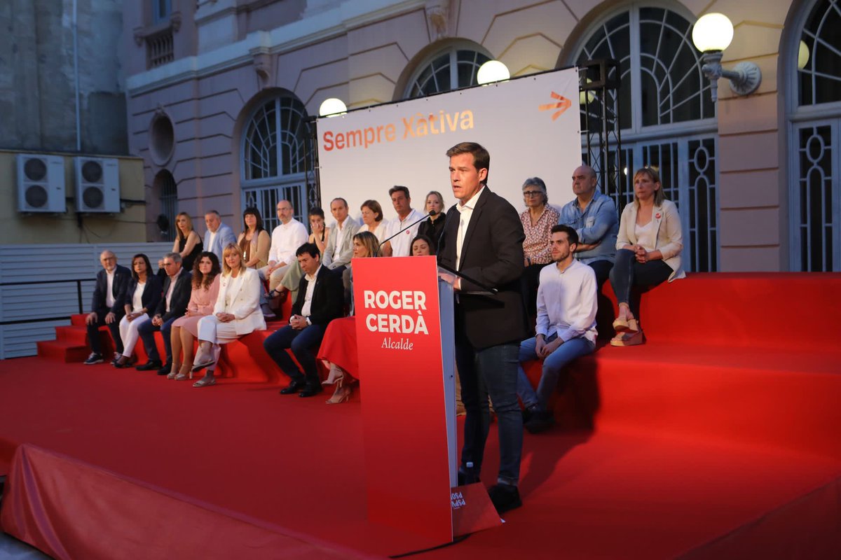 rogerxativa's tweet photo. Volem que Xàtiva continue avançant, que continue sent una ciutat d’oportunitats per a totes i tots i seguir governant des de l’honestedat, la proximitat i la responsabilitat que ens ha caracteritzat els darrers 8 anys. https://t.co/8dlFDxKkCo