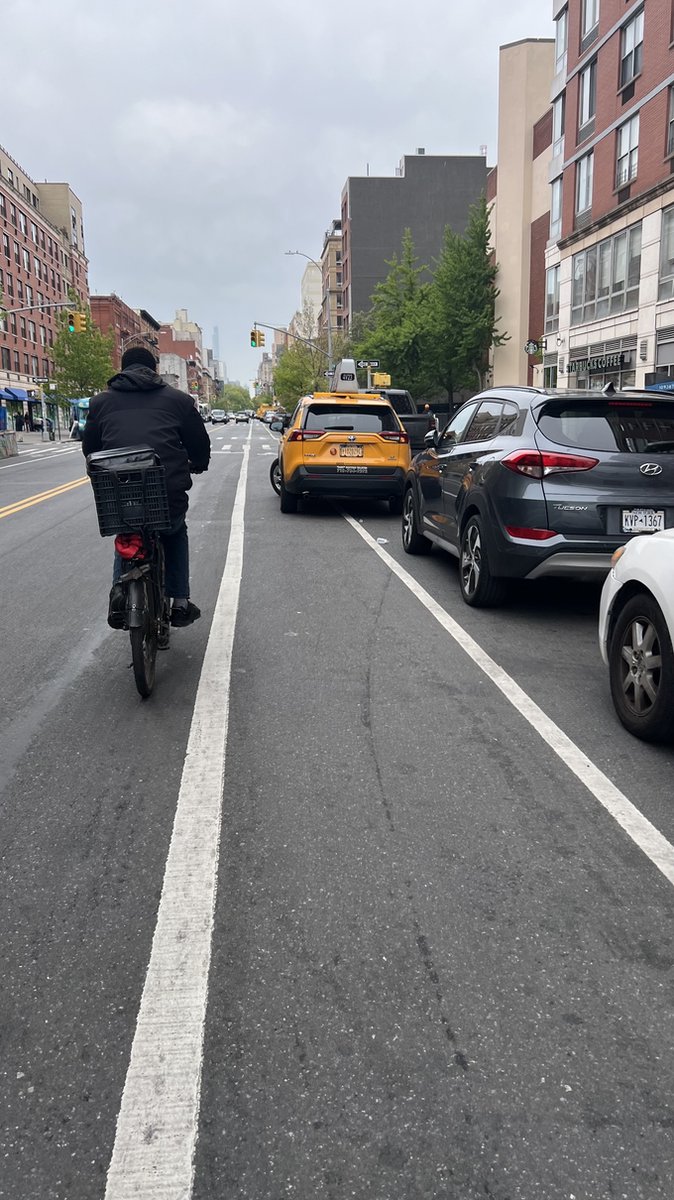 The driver Y102029C blocked the bike lane near 2202 Frederick Douglass Blvd on April 28 and has been reported to #nyctaxi. This is in Manhattan Community Board 10 #mancb10 & #NYPD28. #VisionZero #BlockedBikeNYC https://t.co/IPH3QI3YuA