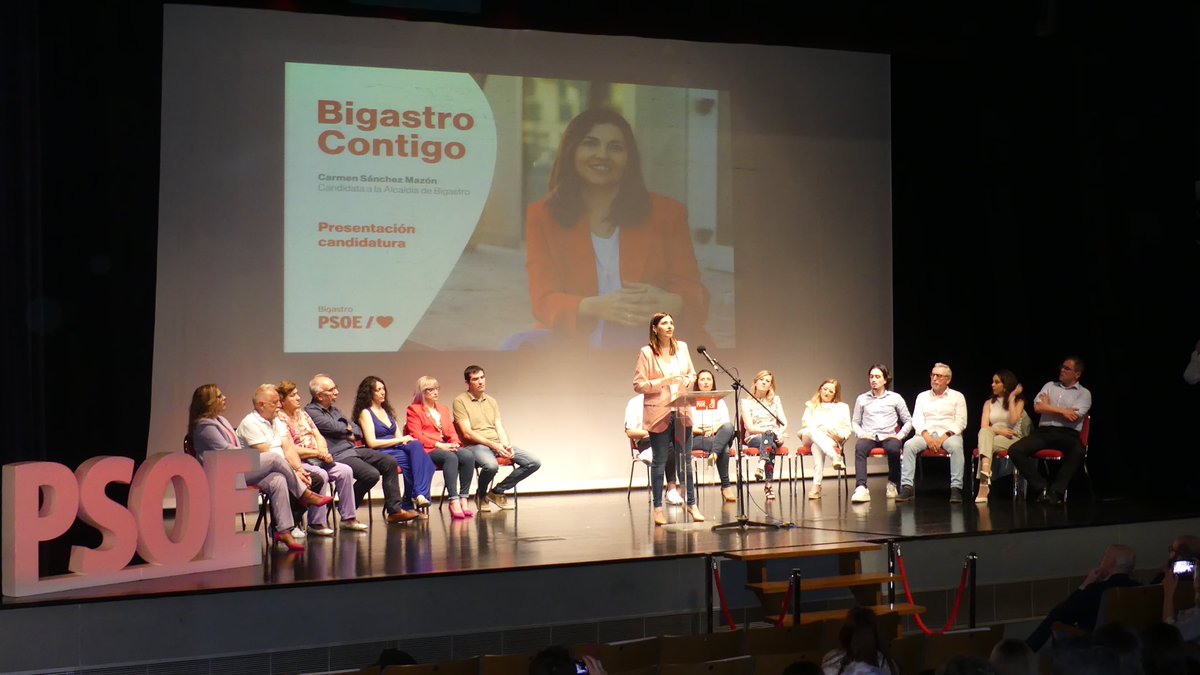 AlejandroSolerM's tweet photo. Se acaba de presentar la candidatura del @PSOE_Bigastro encabezada por Carmen Sánchez. Un equipo de personas que tienen ilusión y muchas ganas de trabajar por las y los bigastrenses. El 28 de mayo estoy convencido que celebraremos que #Bigastro tiene una alcaldesa socialista 🌹 https://t.co/LxFxhZVGzx