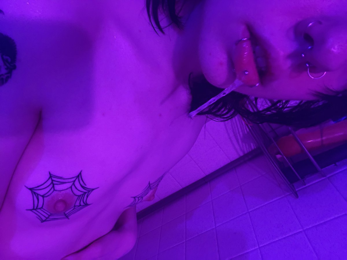 pissymantis's tweet photo. Rt if i can drool on your dick 🥵 https://t.co/smwSxsFtTK