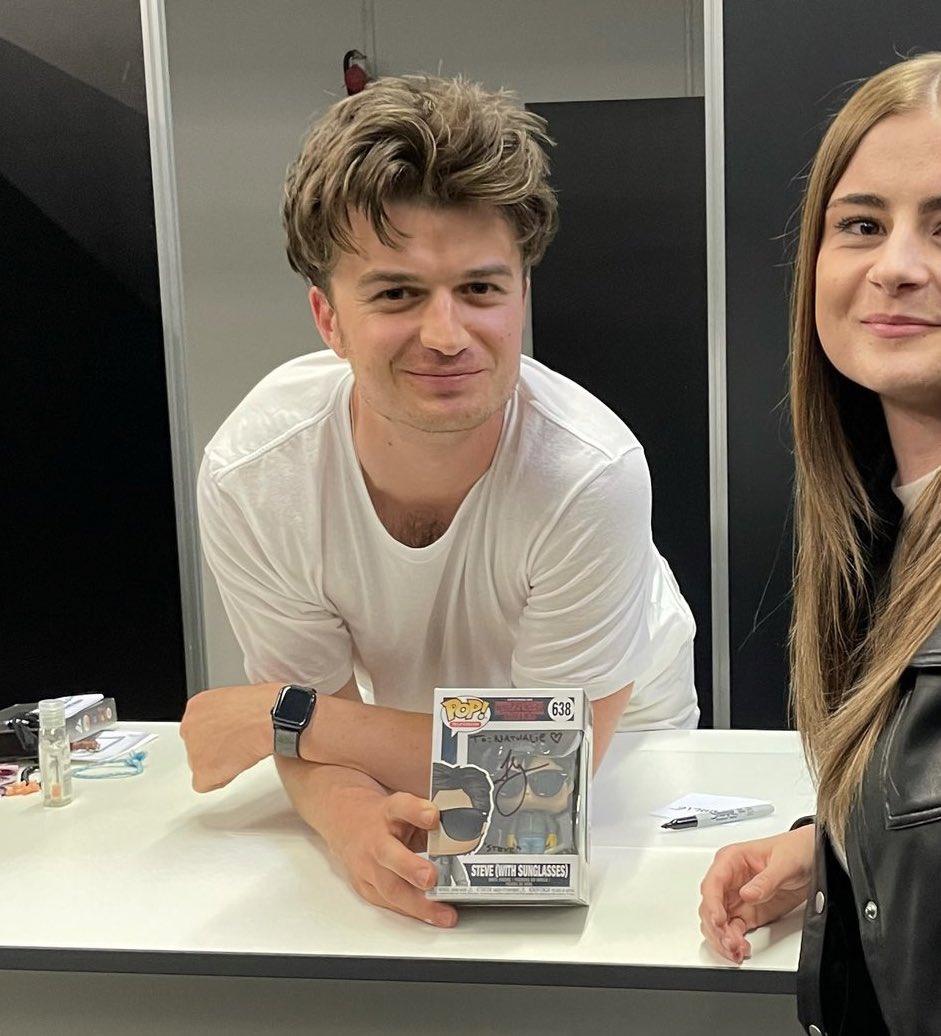 joe keery zone tweet media
