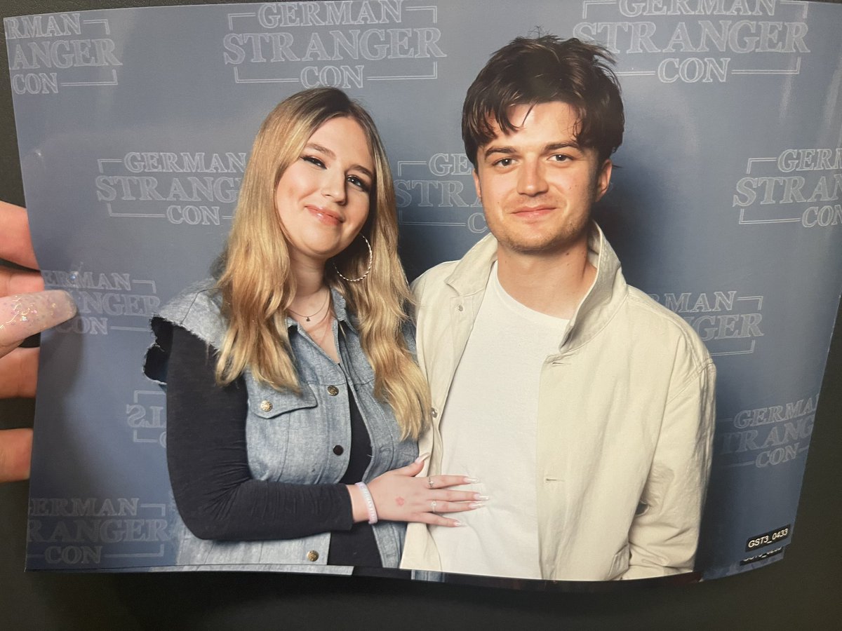joe keery zone tweet media