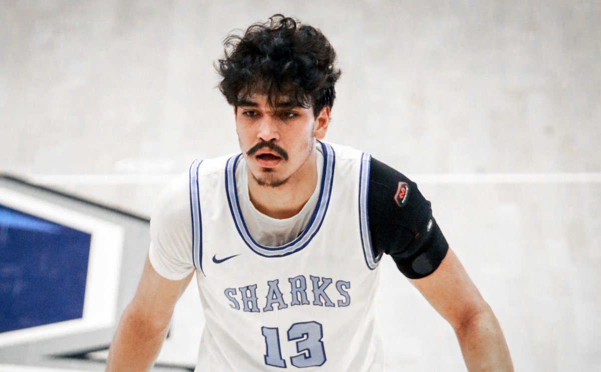 ThePortalReport's tweet photo. Nova Southeastern (D2) transfer RJ Sunahara tells TPR that he has received interest from:

Georgia
VCU
WVU
Loyola Chicago
Notre Dame

Reigning NABC D2 National Player of the Year. https://t.co/QF4BTHC8lm