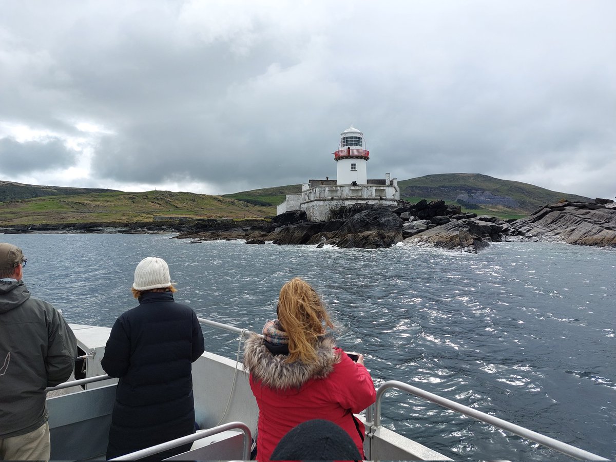 A great start to the May Bank Holiday weekend. Calm seas & plenty 🌞! 5 star adventures for all the family on the #skelligcoast Book your tour by calling 087 9220544 or online at kerryaquaterra.ie/booking  @gtlighthouses @cahersiveentown @ValentiaLthouse