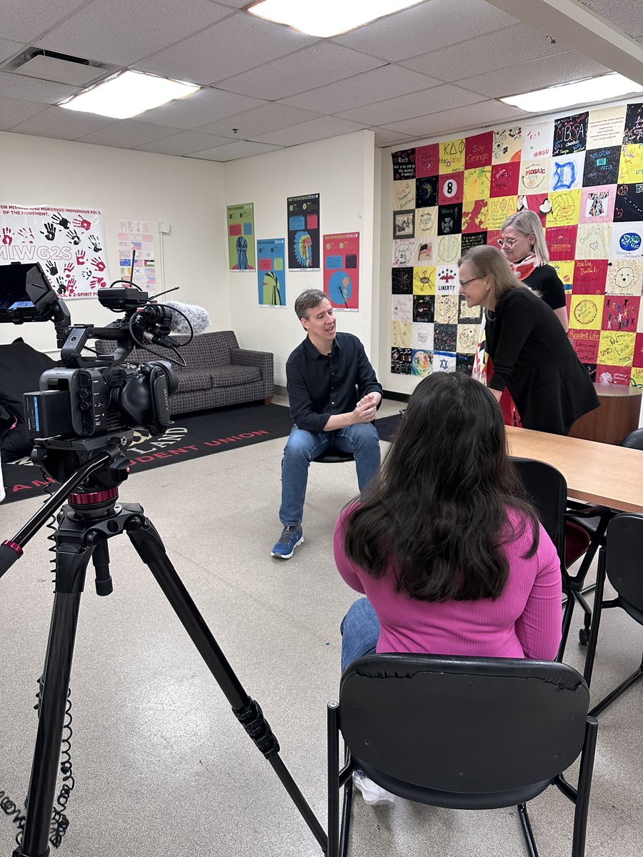 Ela Jalil (@ela_jalil) on Twitter photo Got to talk to <a href="/wimpykid/">Jeff Kinney</a> before his statue unveiling about his connection to UMD and what he thinks this statue will mean to students! <a href="/AlannaKopania/">Alanna Delfino-Kopania</a> #j262A Got to talk to <a href="/wimpykid/">Jeff Kinney</a> before his statue unveiling about his connection to UMD and what he thinks this statue will mean to students! <a href="/AlannaKopania/">Alanna Delfino-Kopania</a> #j262A