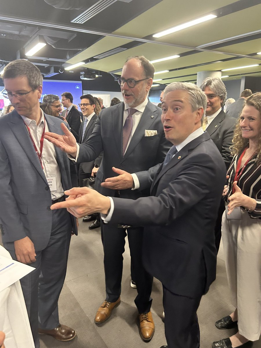 davidhartell's tweet photo. I am incredibly proud to be part of the @IVADO_Qc and @UMontreal team that developed the #R3AI proposal to create a robust, reasoning and responsible #AI that just received $124.5M from @FP_Champagne and @CFREF_APOGEE - excited to get this program started! https://t.co/ouUK8dlGQR