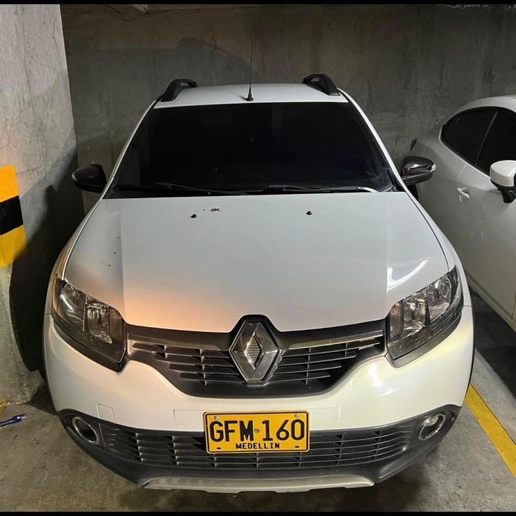 Guardianes_Ant's tweet photo. #HurtoVehiculo | Renault Sandero, por sujetos armados, por el motel Penthouse, GFM160. #GuardianesAntioquia https://t.co/KXJqEuGgWl