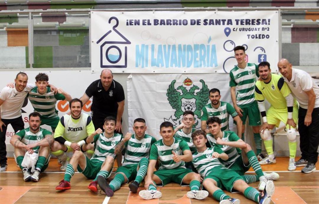 FS_Toledo's tweet photo. ✅ Remontada
✅ Victoria 

¡Los tres puntos del derbi se quedan en casa! 👊🏼🏠

#SiempreCDToledo 💚⚪️ https://t.co/CcdlgEeoPx