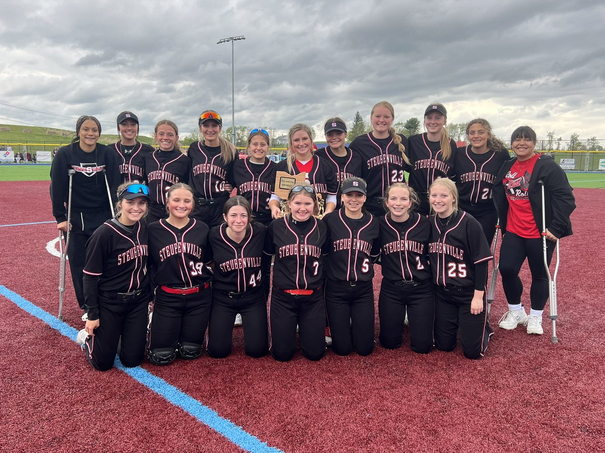 shssoftball21's tweet photo. #ovac5a CHAMPS.  2-0 and a No-No for @juliannaking201 https://t.co/VlzcaYPtT0