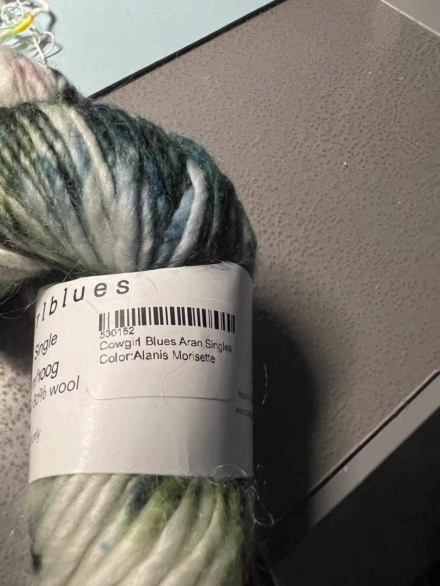 LeeO64's tweet photo. Ok color is named after Alanis. Great dye on the Aran! https://t.co/wqPIqVhjJ3