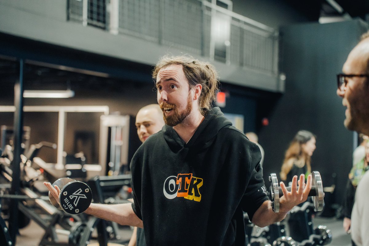 OTKnetwork's tweet photo. That ain’t @Asmongold… that’s JackedRawrr 😤😤💪 https://t.co/P6LBLWK7ba