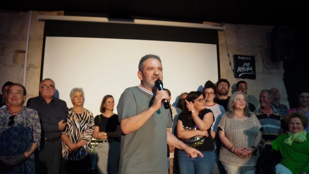 EstefaniaBlanes's tweet photo. 🥰 Aquesta vesprada ha sigut el torn de casa, presentació de la millor candidatura del PV @guanyaralcoi i del millor alcaldable que pot tindre Alcoi.
💪🏾 Molta força a Sergi Rodriguez i tot l’equip.
Per l’Alcoi que mereixem #hemdeguanyar https://t.co/cAzUL5yMFt