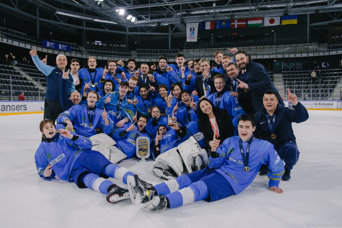 DucsdAngers's tweet photo. L'équipe qui remporte ce Mondial D1 A : le Kazakhstan 🇰🇿🥇👏

#SportAngers | #LaDalleAngevine | #U18MensWorld I
@IIHFHockey https://t.co/5E9Gv0cAyb