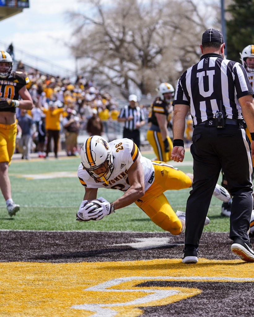wyo_football's tweet photo. He’s in 💥
@LJRichardson__ for 6️⃣ https://t.co/RFv1o09vXr
