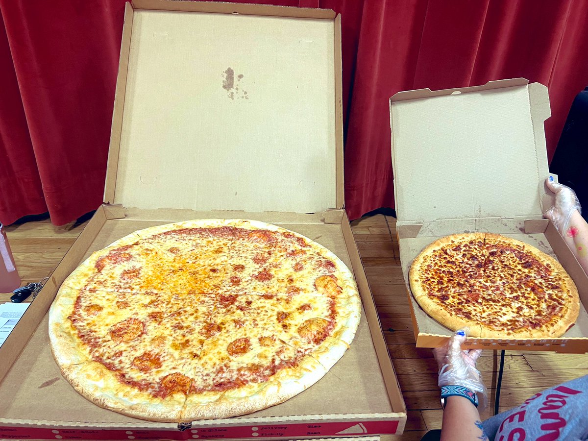 brijslater's tweet photo. Saturday SOL Prep turned into Fraction Boot Camp with Pizza and Parents!! We had a blast using pizza slices to determine fractions! Huge shoutout to all our parents that showed up and our awesome math team for organizing!! Love our @Dale_City_ES community!! #DCEStigers https://t.co/31hJavWUKP