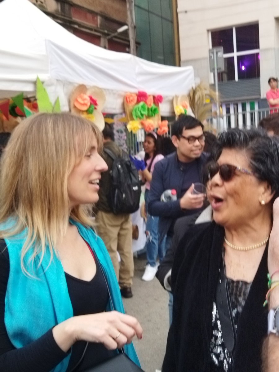FemalismXx's tweet photo. Hem saludat l'actual President de #Kalipi i conegut la Pdta d'honor Macrina Alcedo amb qui la @_VictoriaAlsina sembla haver fet bones migues. #TornaTrias. https://t.co/v99yqtssAP