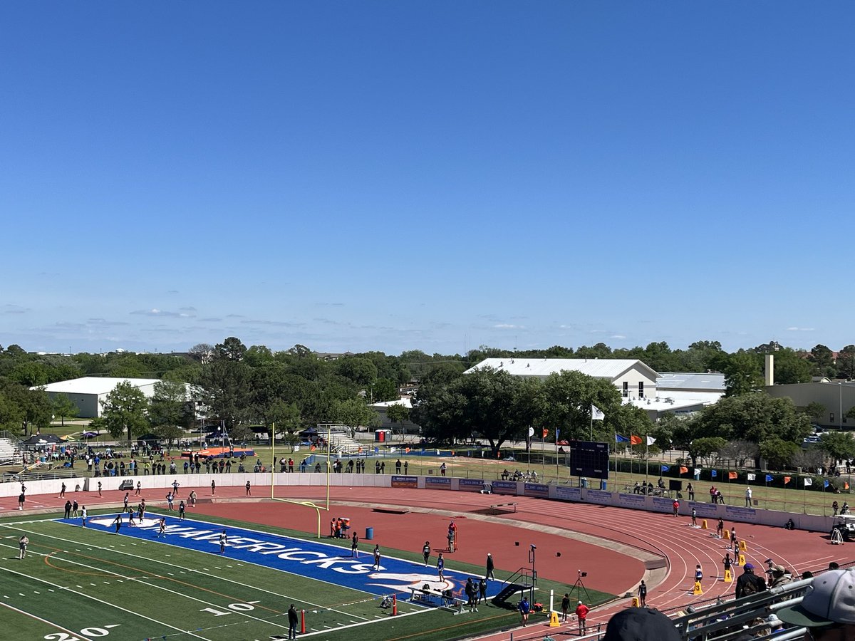 coachswinnea's tweet photo. 5A Region II Track Championships, let’s Go Redhawks!!! https://t.co/Qpj1kbUIeE