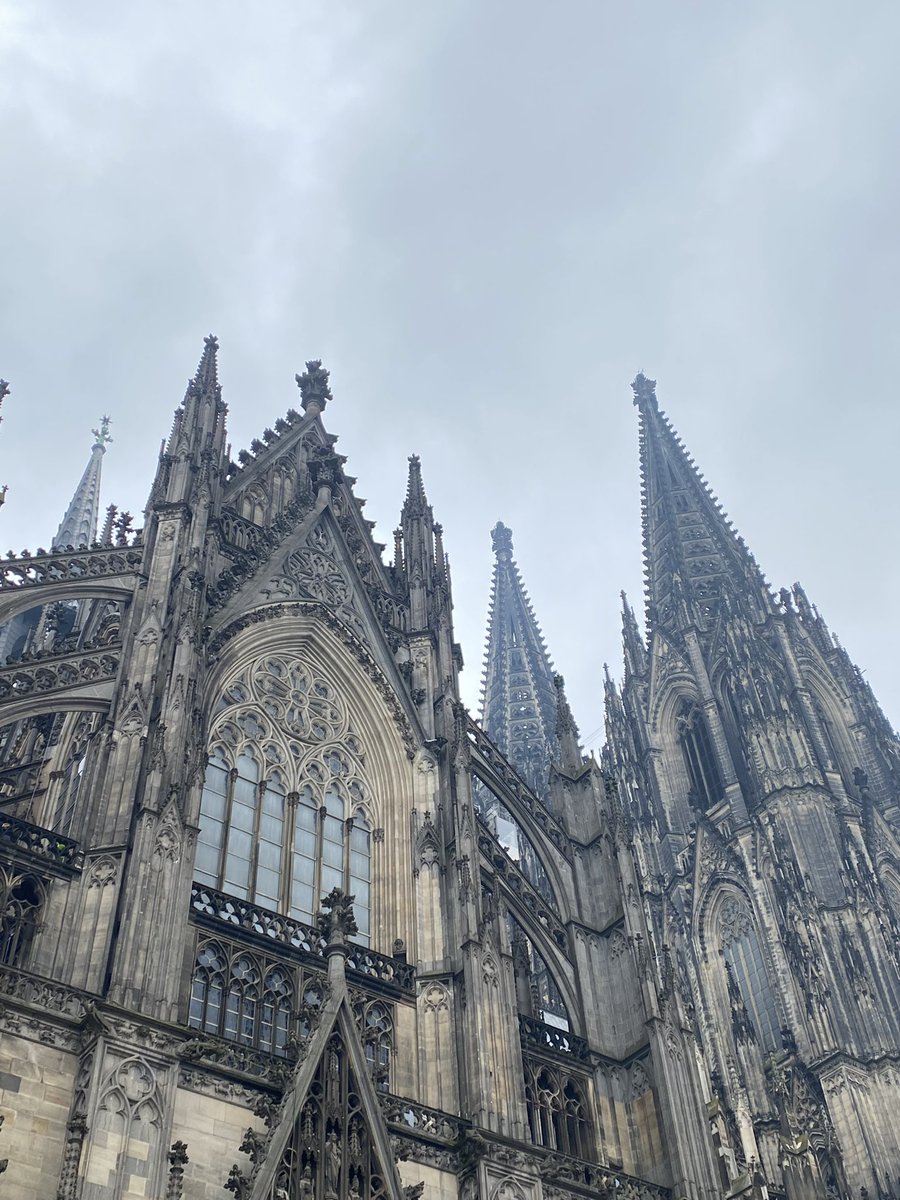 KT_W18's tweet photo. Cologne pt.2 :D https://t.co/95u9ecyJ2R