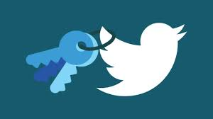 فوبيا Twitter القاتلة 

الحقيقة الإنسان بطبيعته كائن اجتماعي يؤثر ويتأثر ويتبادل الأفكار مع غيره والحذر مطلوب الى حدٍَّ ما في مواقع التواصل الاجتماعي ولكن المبالغة بالحذر والخوف الغير عقلاني يتحول أحياناً الى فوبيا قاتلة تؤدي الى العزلة المميتة 
وهنا الثقة بالنفس مطلوبة.......✍️