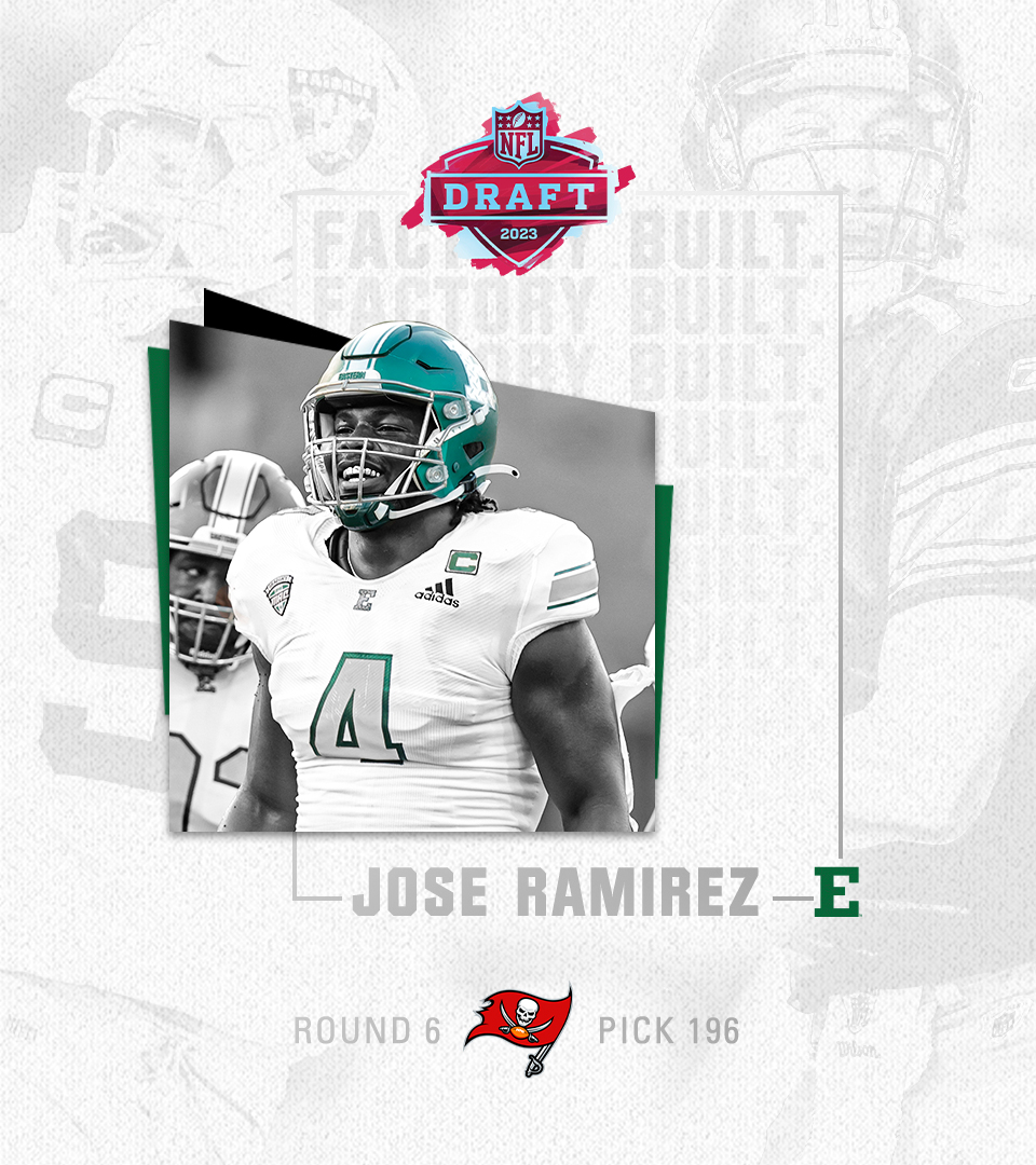 EMUFB's tweet photo. Back where it all started 👀👏

𝗥𝗼𝘂𝗻𝗱: 𝟲, 𝗣𝗶𝗰𝗸: 𝟭𝟵𝟲

Our PRIME TIME pass rusher is a TAMPA BAY BUCCANEER 🏈⚔️

Congrats @Jose4six 🙌

#EMUEagles | #ETOUGH https://t.co/DB5SzHQBLx