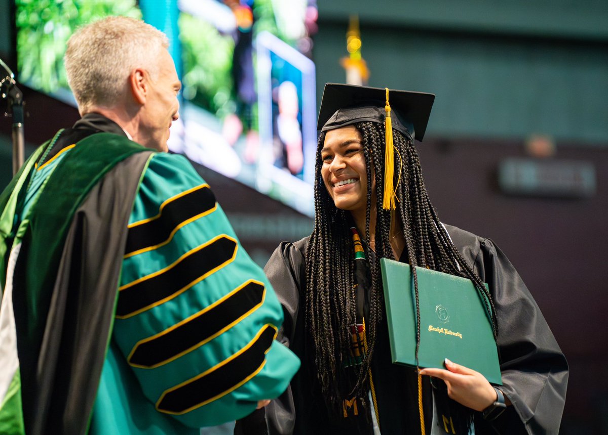 marshallu's tweet photo. Our graduates 🥹 We wish you could stay forever, but we can't wait to see the places you'll go 💚🎓 https://t.co/KcBgMfAnnA