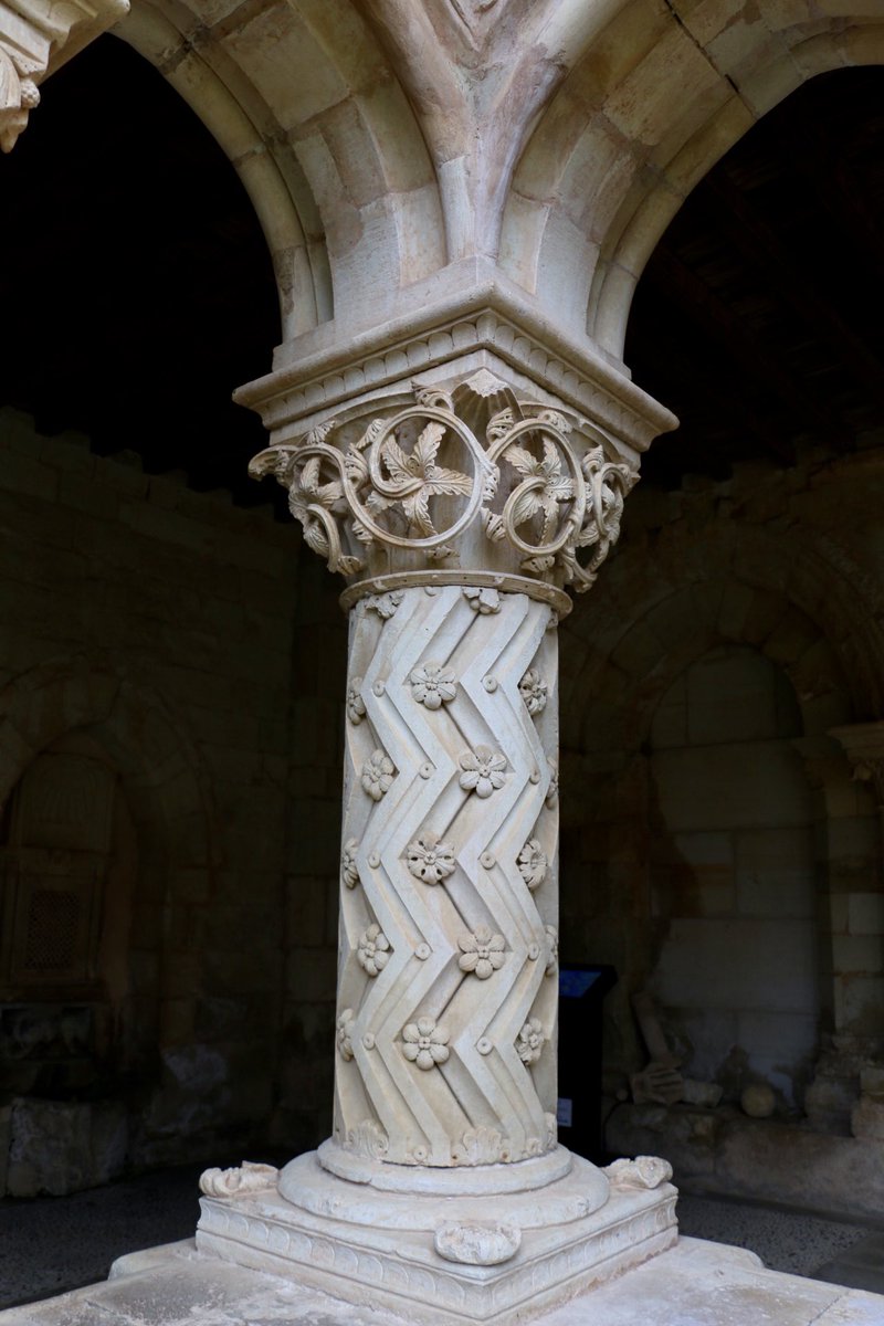 eborrajeros's tweet photo. Segunda parada: San Andrés del Arroyo, s.XII. Santibáñez de Ecla. Una pequeña comunidad de monjas bernardas, adelantan el Cielo, en esta Jerusalén Celestial que es el maravilloso claustro andresino. Císter. https://t.co/qSe1Z05oZc