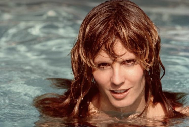 TotallyLyndaV's tweet image. The Haddonfield pool is totally open! #PoolOpeningDay