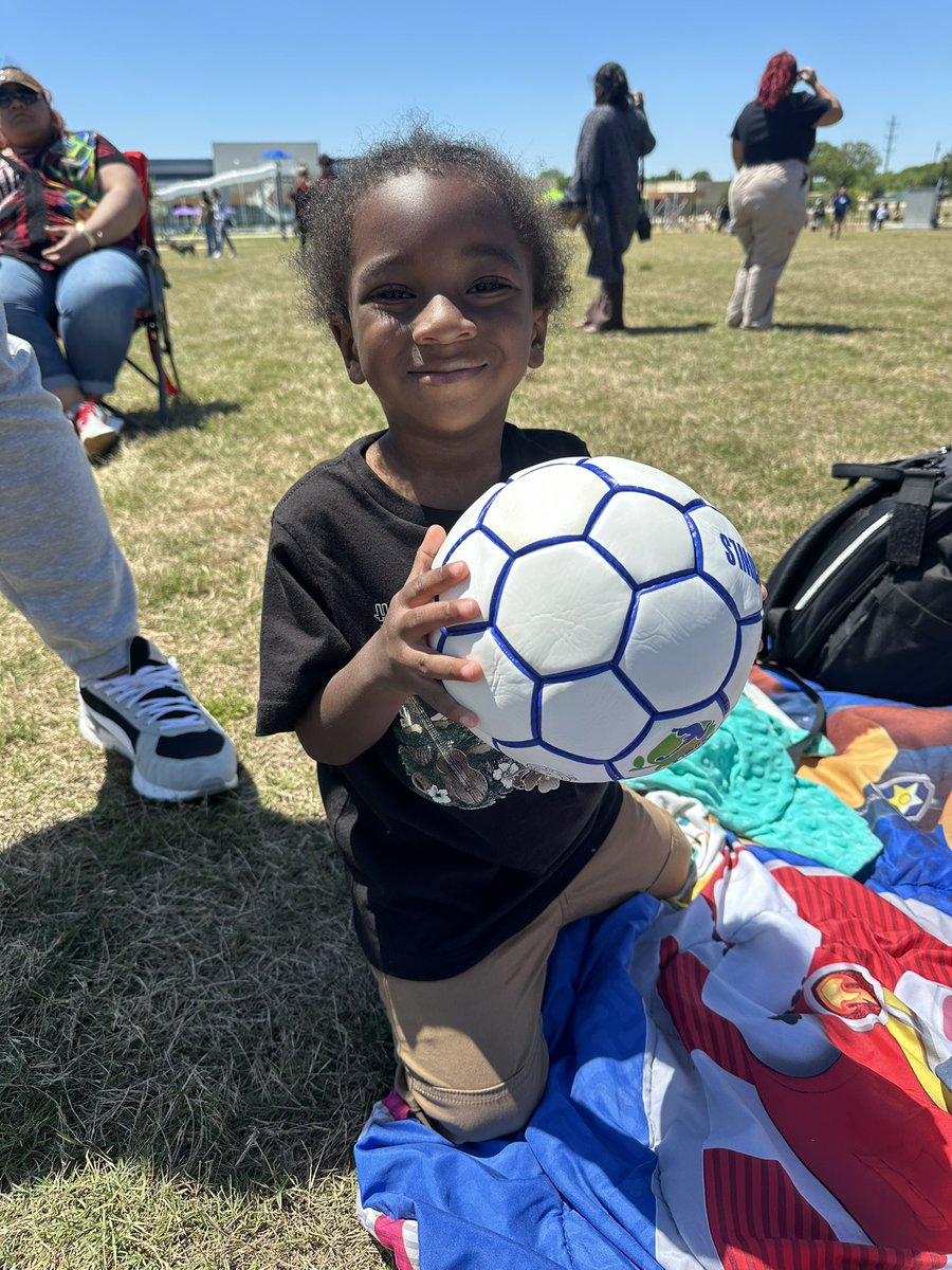 Goals_For_Bowls's tweet photo. Gotta love the size 3s ⚽️ for the little ones 🥹 https://t.co/qDZLi9jP5b