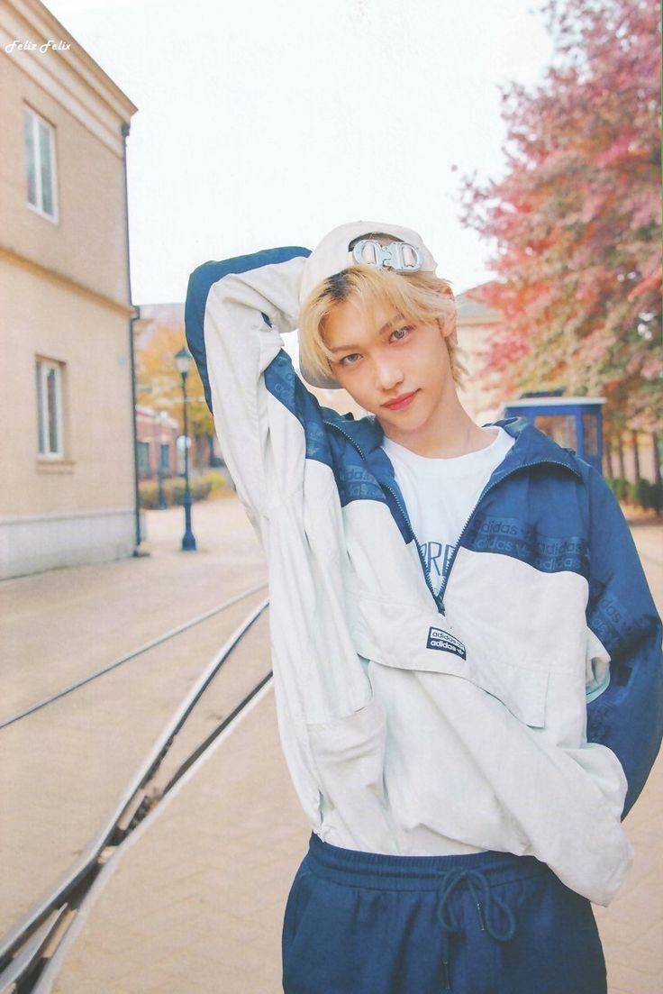 mysafeplacelix's tweet photo. @cb97Iuvr My bias is Felix and I'm from India~
Ty for the ga! https://t.co/Emc3fXGpdz