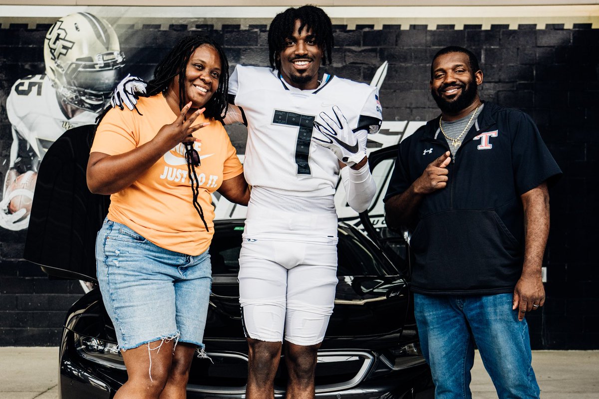 Antwonfegans2's tweet image. Delayed don’t mean denied @UCF_Football @CoachGusMalzahn @FegansTan  @Tre2x5 @ChadSimmons_ @GabyUrrutia247 @elitefootballac @DexPreps @FegansAnquon @AFegans @FegansDantwon @fegans_jaquese @delvonfegans14